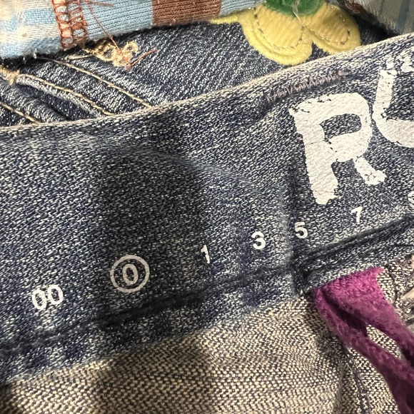 Low rise Roxy jeans, brand distressed, straight leg - Picture 3 of 12